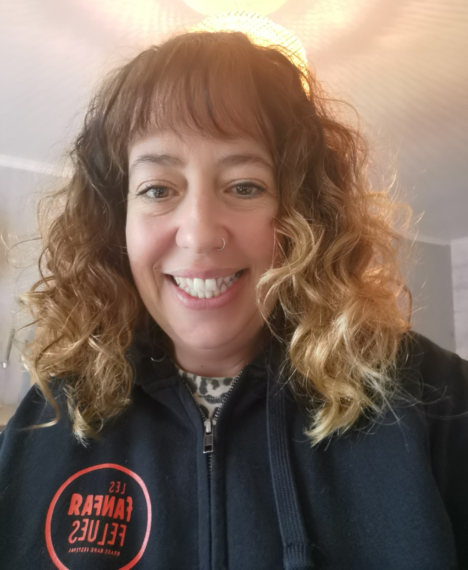 Portrait de Nora, souriante